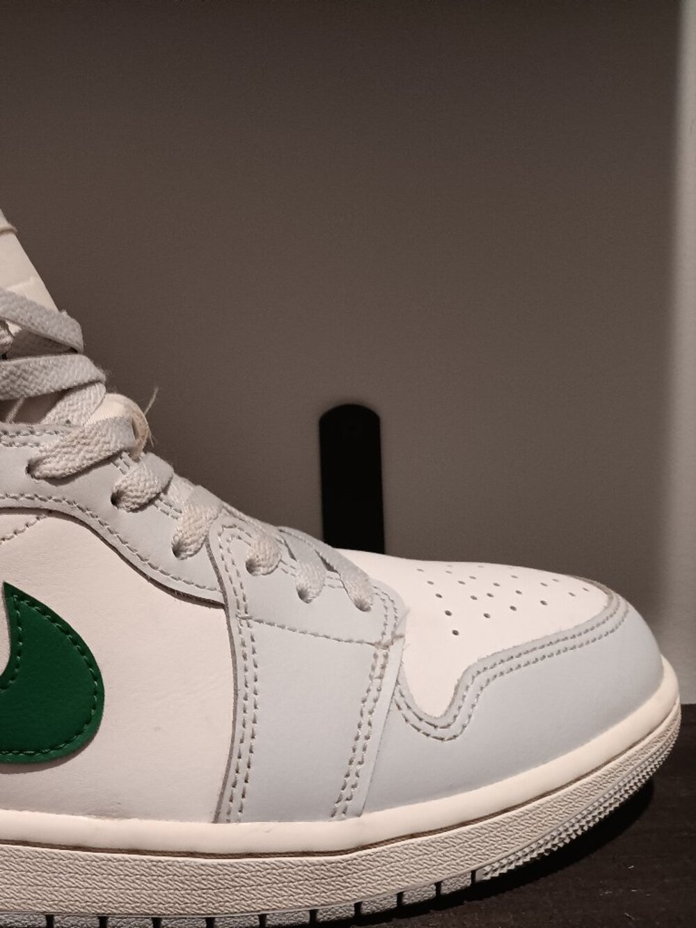 Jordan air 1 mid White Pure Platinum Pine Green 100% authentic - Picture 15 of 16